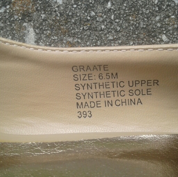 Shoes - Picture 2 of 4